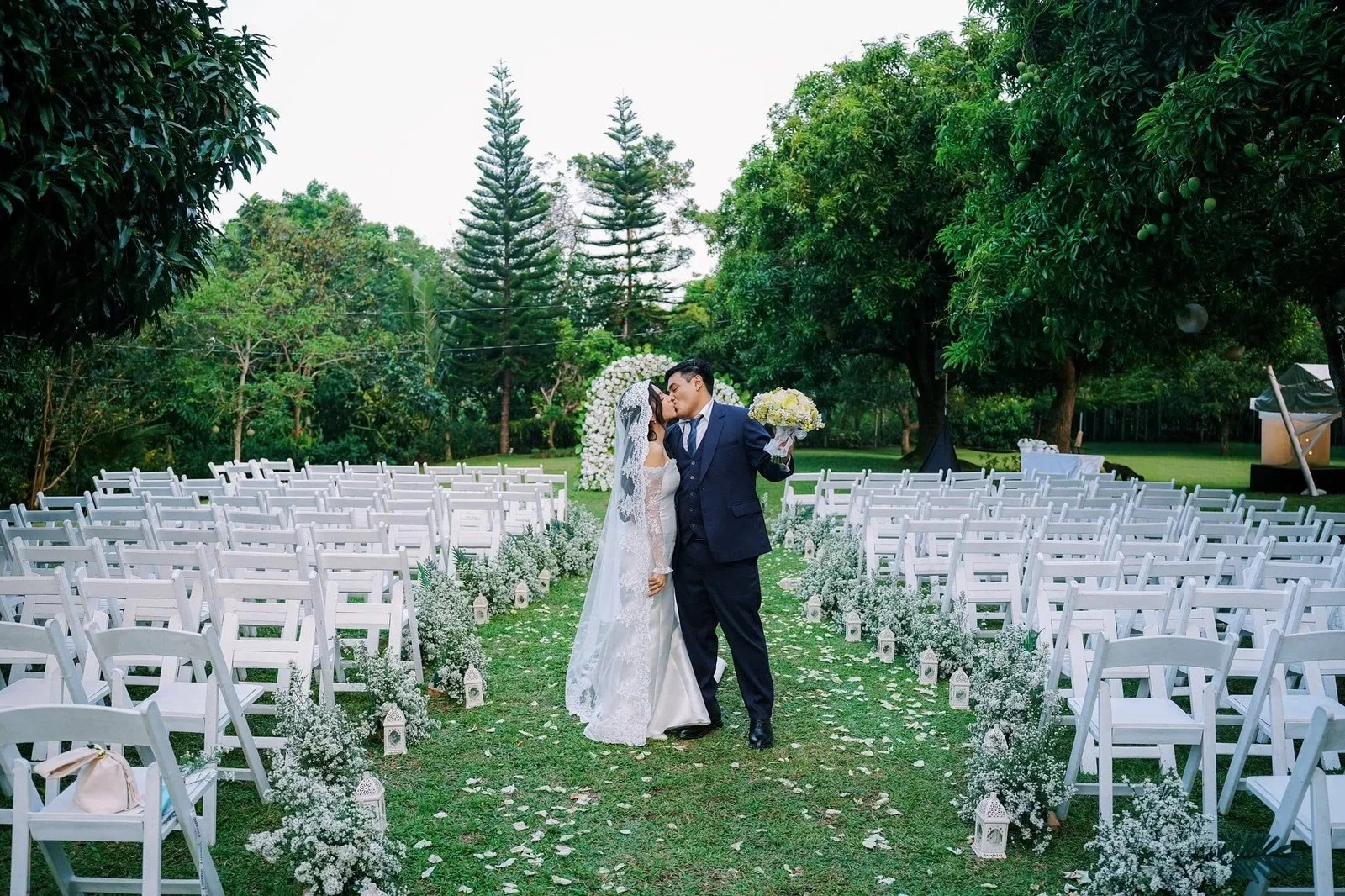 Garden ceremony aisle, Gold wedding package venue at Savanna Farm Tagaytay